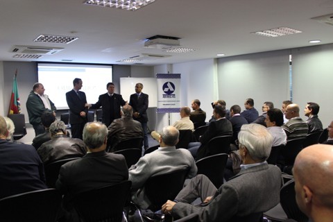 Eng. Capoani participa de reunião técnica da Abemec-RS