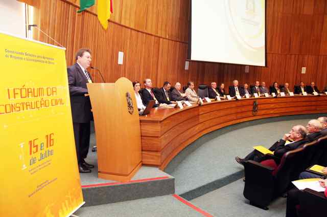 Mais de 200 participantes presentes ao I Fórum da Construção Civil