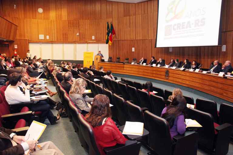 Para profissionais, licenciamentos em Porto Alegre carecem de modernização