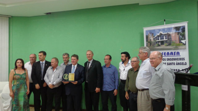 Senasa homenageia presidente do CREA-RS