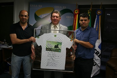 Inspetores homenageiam presidente Capoani