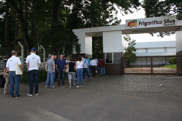 CREA-RS presente em força-tarefa que causou interdição de frigorífico
