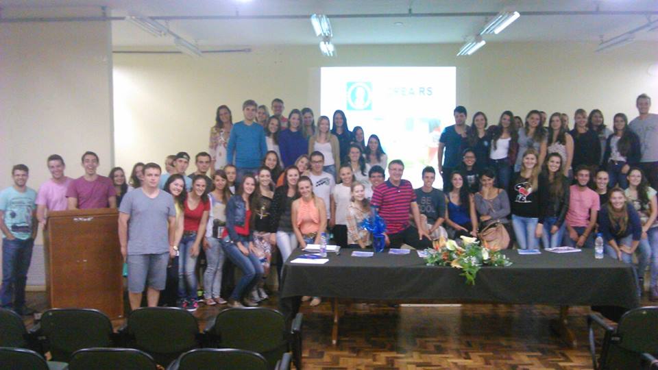 Acadêmicos da UFSM, em Frederico Westphalen, assistem palestra do CREA-RS