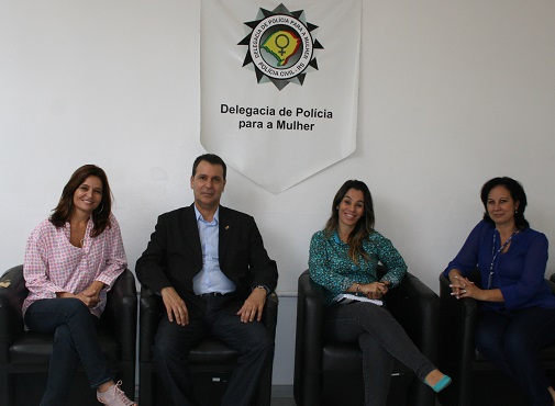 CREA-RS e DEAM debatem melhorias em local de atendimento às mulheres