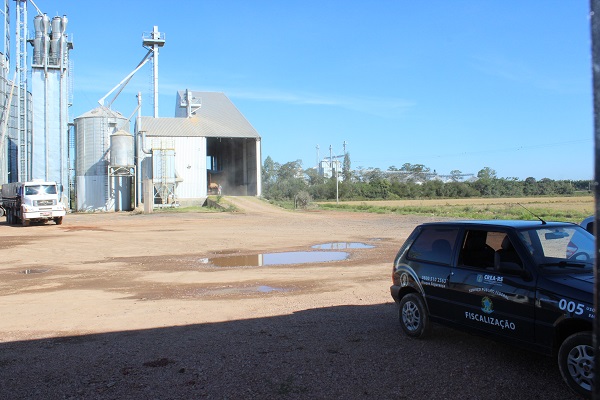 Blitz Rural na região de Guaíba fiscaliza 65 silos de armazenagem de grãos