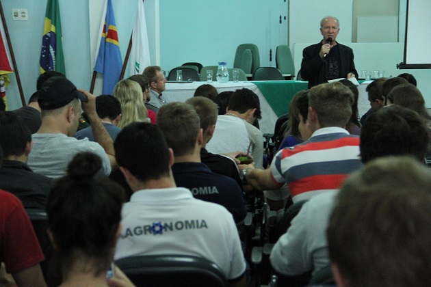 Semana Acadêmica de Agronomia da UFFS conta com palestra do CREA-RS