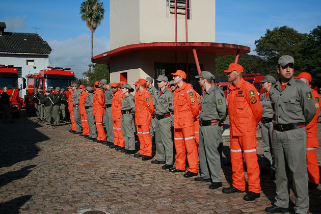CREA-RS prestigia comemoração do dia nacional dos Bombeiros