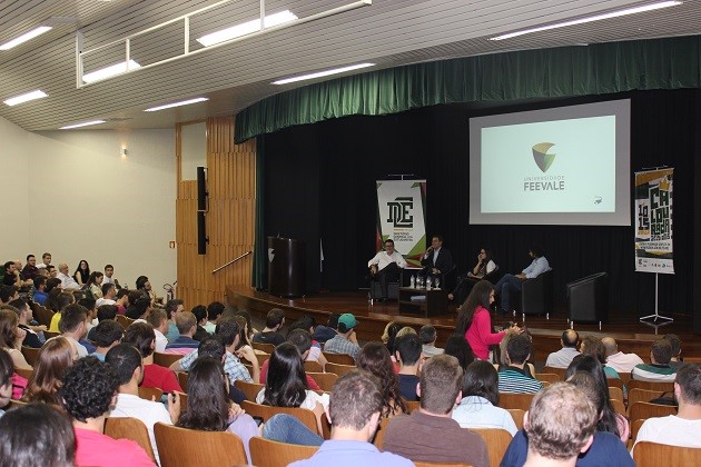 Debate na Feevale aborda Inovação e Engenharia