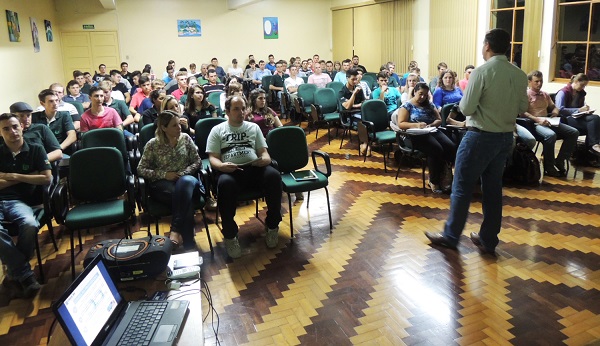 Colégio Teutônia promove palestra sobre responsabilidade técnica