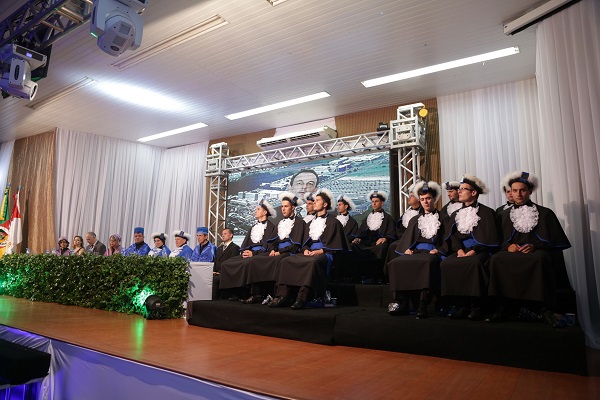 Inspetor de Carazinho representa o CREA-RS em formatura