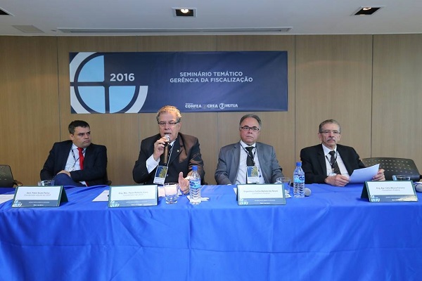 Confea realiza seminário que reúne gerentes de fiscalização em Brasília