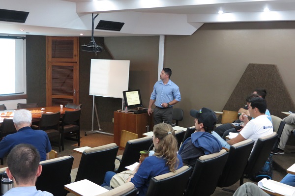 Palestra em Alegrete aborda questões da área agronômica