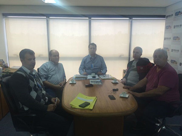 Dirigentes do Sintec-RS e Sintargs visitam CREA-RS