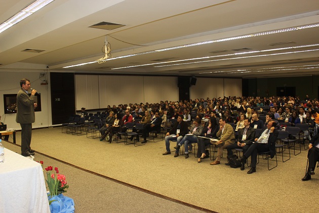 Presidente do CREA-RS ministra palestra na abertura do EENAR 2016