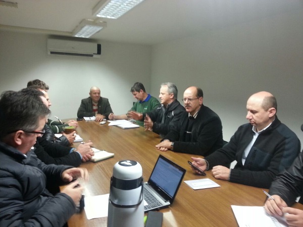Norma 02/2015 do CREA-RS é tema de reunião com deputado Elton Weber