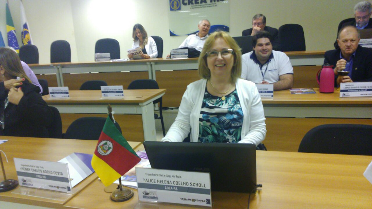 Ensino e exercício profissional são debatidos em workshop da CCEEC