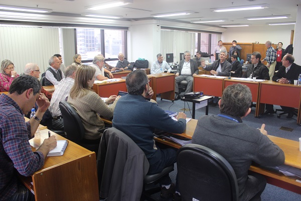 Ceagro recebe o deputado federal Afonso Motta para falar sobre PL 3200/2015
