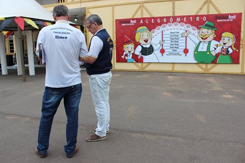 Blitz da Inspetoria de Santa Cruz do Sul fiscaliza obras e Parque da Oktoberfest