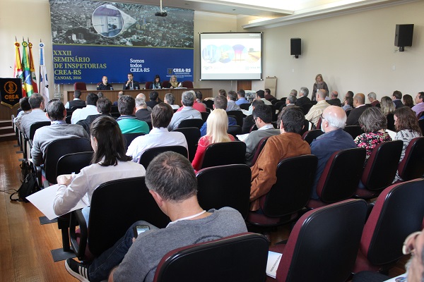 Legislações e as Resoluções Técnicas do PPCI em palestra para inspetores