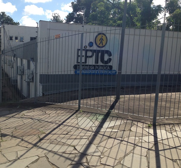 Senge notifica o descumprimento do piso salarial no concurso da EPTC
