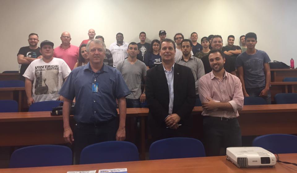 Palestra na Ftec aborda assuntos de interesse dos futuros profissionais