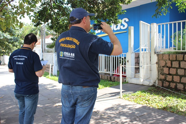 Fiscalização realiza blitz para verificação de laudos de Inspeção Predial