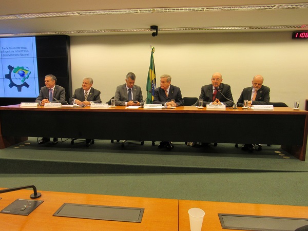 Lançada Frente Parlamentar Mista da Engenharia