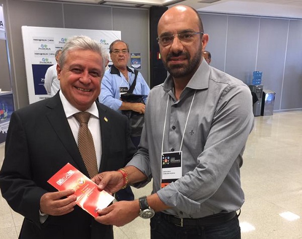 II Guia Aprova Fácil do Neab é entregue ao Confea