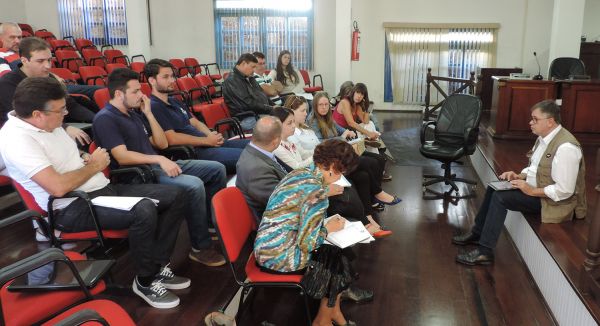 MPT se reúne com prefeituras da Serra para adequar serviços de coleta de lixo