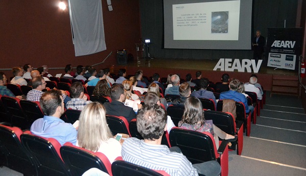 AEARV reúne engenheiros e arquitetos em encontro de atualização profissional