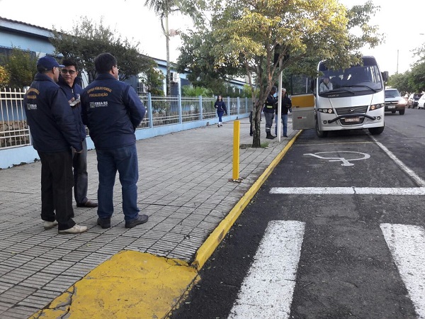 CREA-RS realiza fiscalização em inspeção veicular no município de Uruguaiana