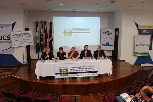 Inteligência Territorial, promovido pelo CREA-RS, lota auditório da UCS Canela