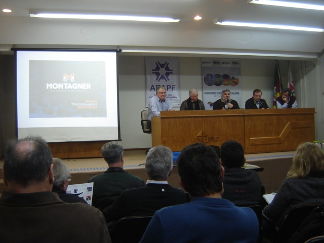 AEAPF realiza debate técnico