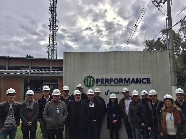 Câmara de Engenharia Civil participa de visita técnica ao itt Performance