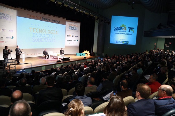 Senge celebra 75 anos exaltando a Engenharia e a tecnologia