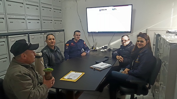 Inspetores de Frederico Westphalen fazem visita ao Corpo de Bombeiros