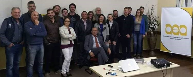 Curso sobre administração financeira atrai associados da AEA