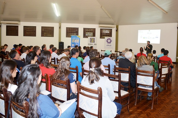 Seminário do Leite: especialistas defendem produção a pasto
