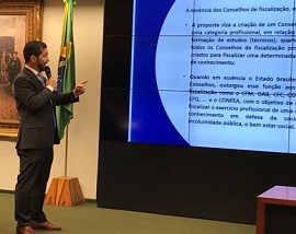 Agenda parlamentar: piso salarial e carreira típica de Estado na pauta