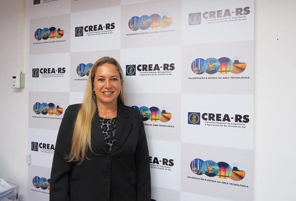 Eng. Eliana Silveira assume interinamente a Presidência do Conselho