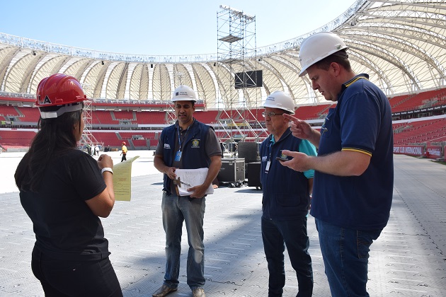 Montagem para shows de Phil Collins e Foo Fighters recebem fiscalização do Crea