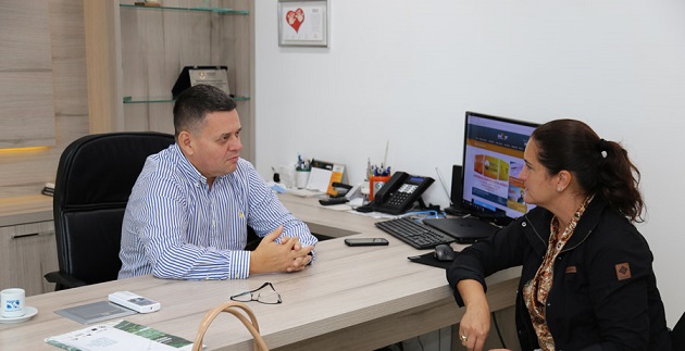 Coordenadora do CDER-RS realiza reunião com presidente do Senge-RS
