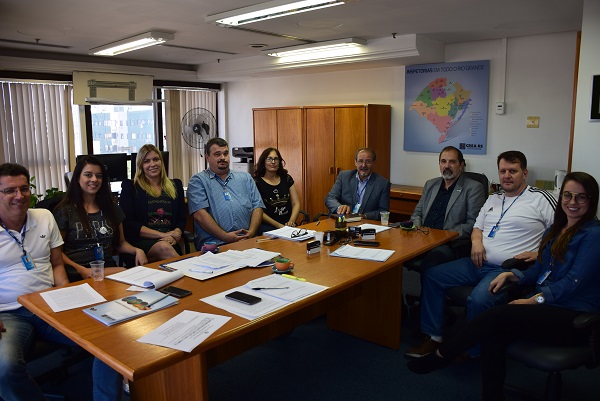 Reitor da Unipampa reúne-se com a Câmara de Engenharia Florestal