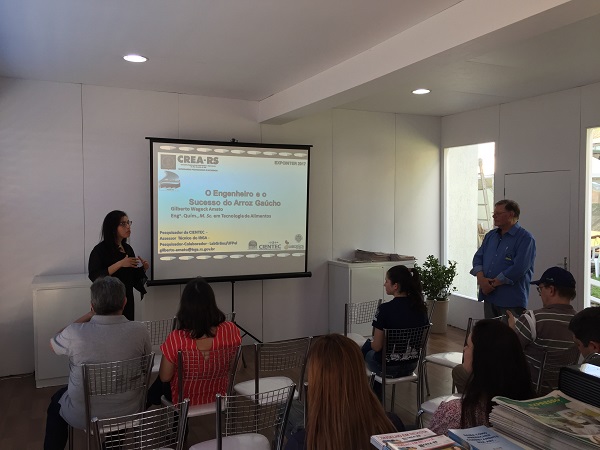 Estande do CREA-RS na Expointer recepciona profissionais com palestras técnicas