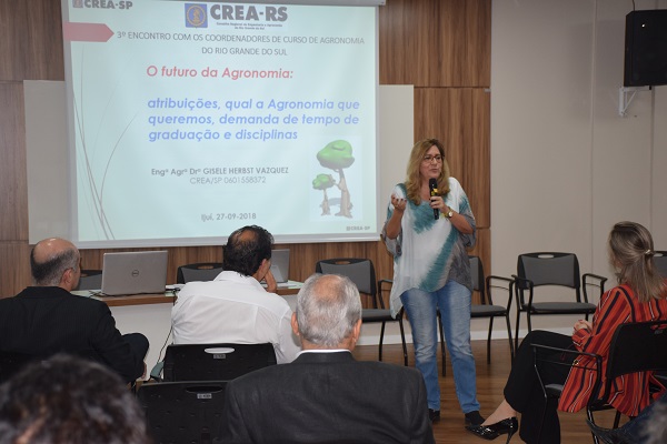 Panorama do ensino de Agronomia em palestra em Ijuí