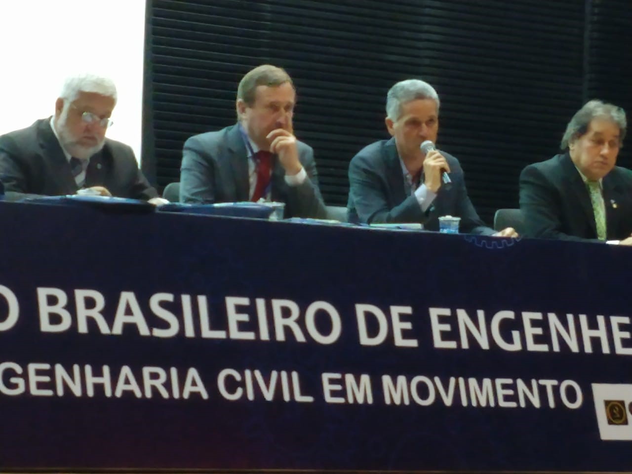 Engenheiros são convocados a batalhar pelo desenvolvimento do Brasil