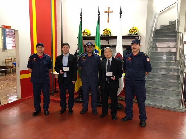 Inspetor do CREA-RS recebe diploma Amigo do Bombeiro em Santa Rosa