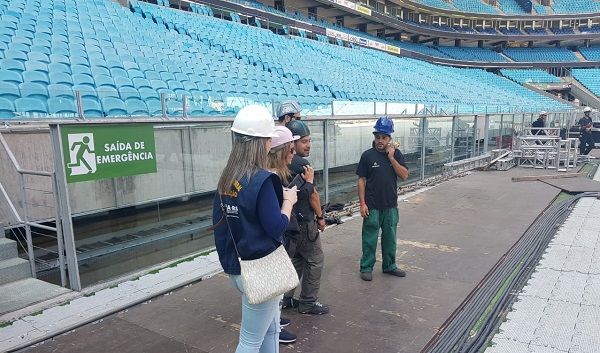CREA-RS fiscaliza montagem do show da Shakira