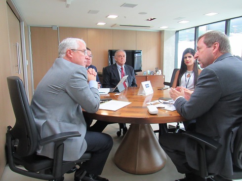 Confea discute questões da construção civil com CBIC e Sinaenco
