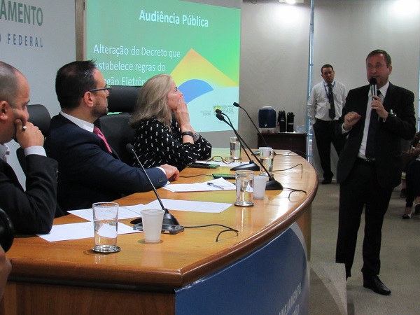 Confea questiona inclusão de engenharia como serviço comum